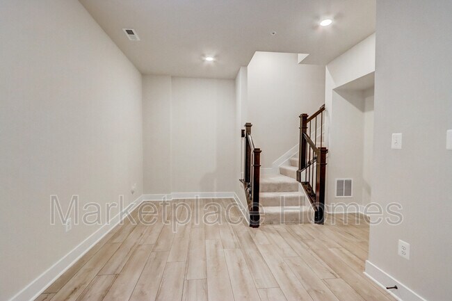 Building Photo - 4215 La Plata Ave