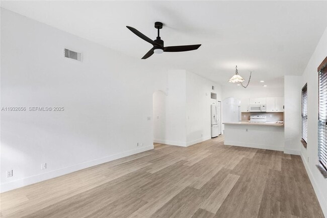 Photo - 1050 SW 164th Ave House