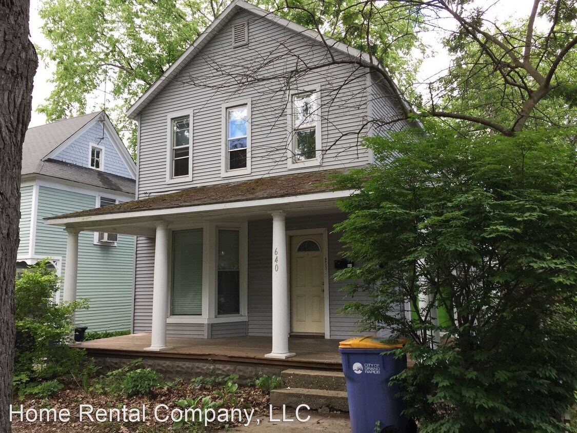 Primary Photo - 2 br, 1 bath House - 640 Livingston NE #2