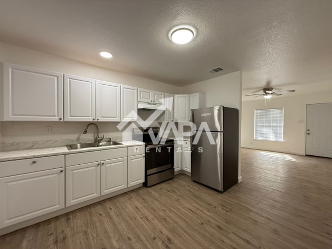 Building Photo - 4847 Featherock Dr