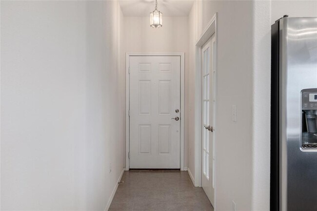 Foto del edificio - 5700 Eden Dr