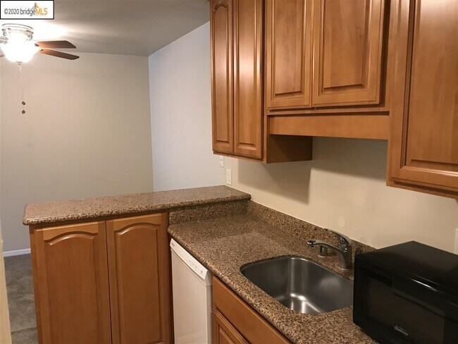 Foto del edificio - 1591 Ellis St