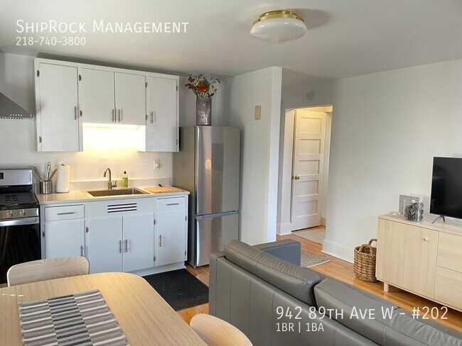 Building Photo - 942 89th Ave W