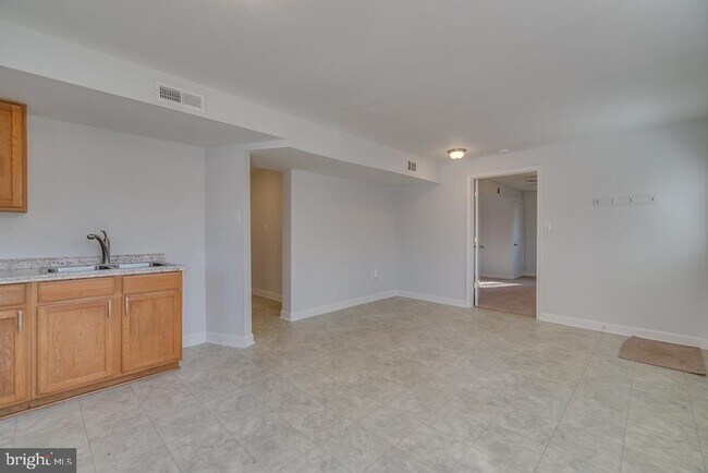 Foto del edificio - 3208 Normandy Ave