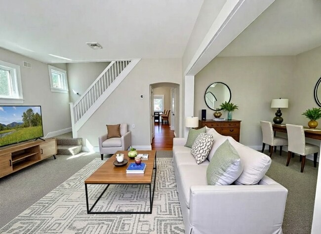 Building Photo - 3 Bedroom 1.5 Bathroom Available in Manheim!