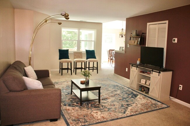 Building Photo - Charming 2 Bedroom/1 Bathroom Condo in Halethorpe, MD!