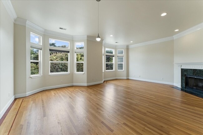 Building Photo - 4619 Lincoln Way
