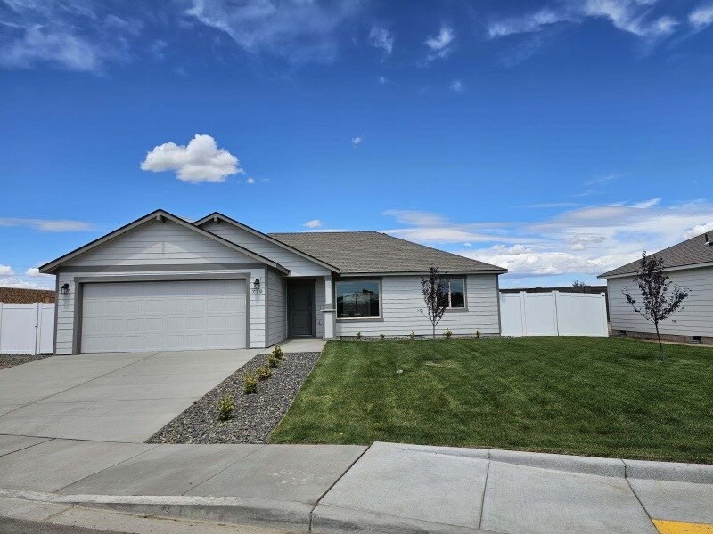 710 Vineyard St, Grandview, WA 98930 House Rental in Grandview, WA