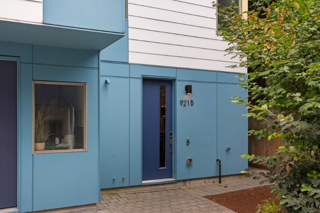 Photo - 921 10th Ave E House