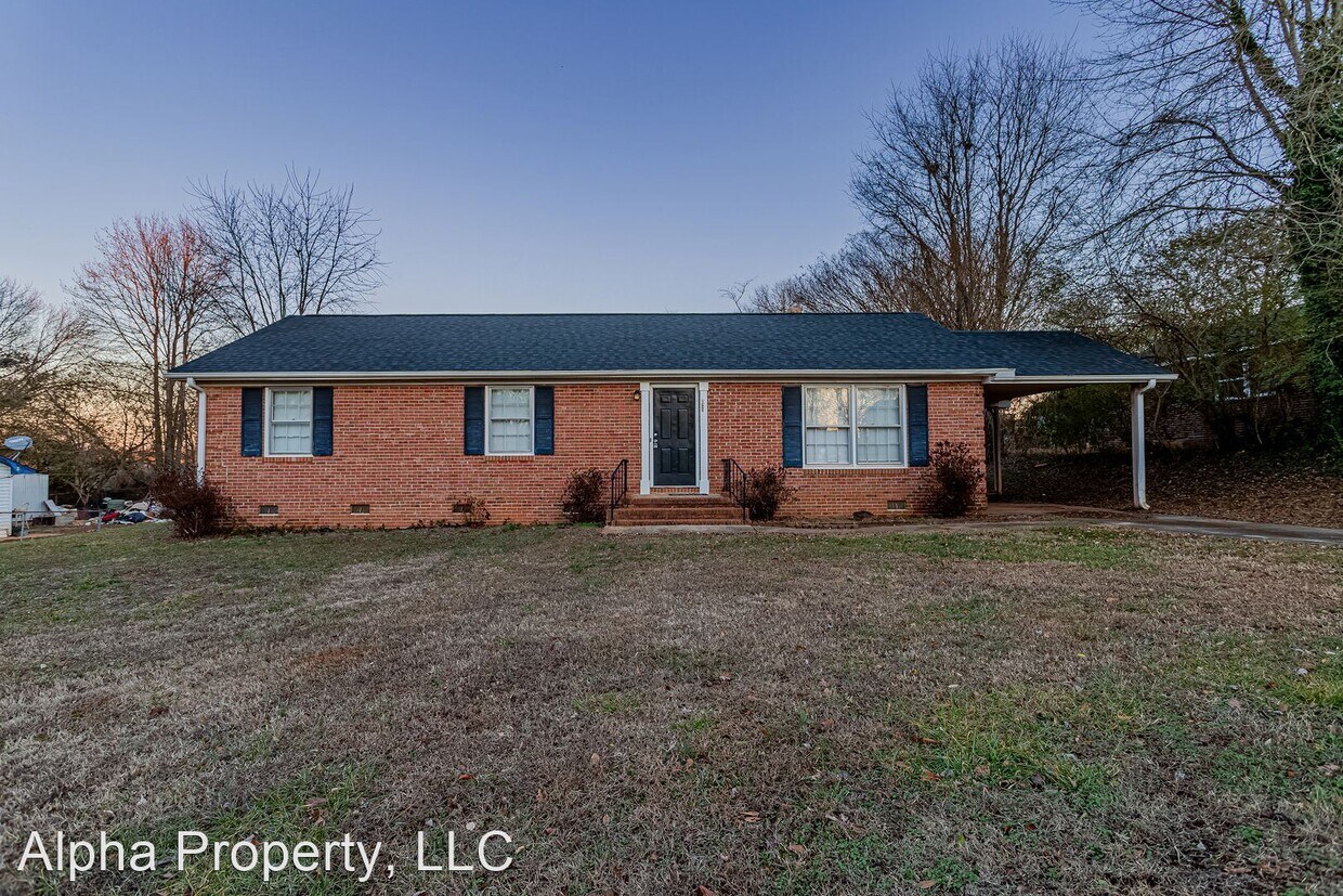 Primary Photo - 3 br, 2 bath House - 128 Saturn Lane