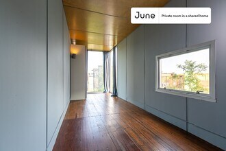 Building Photo - Room in Shared 6 bed/6 bath home