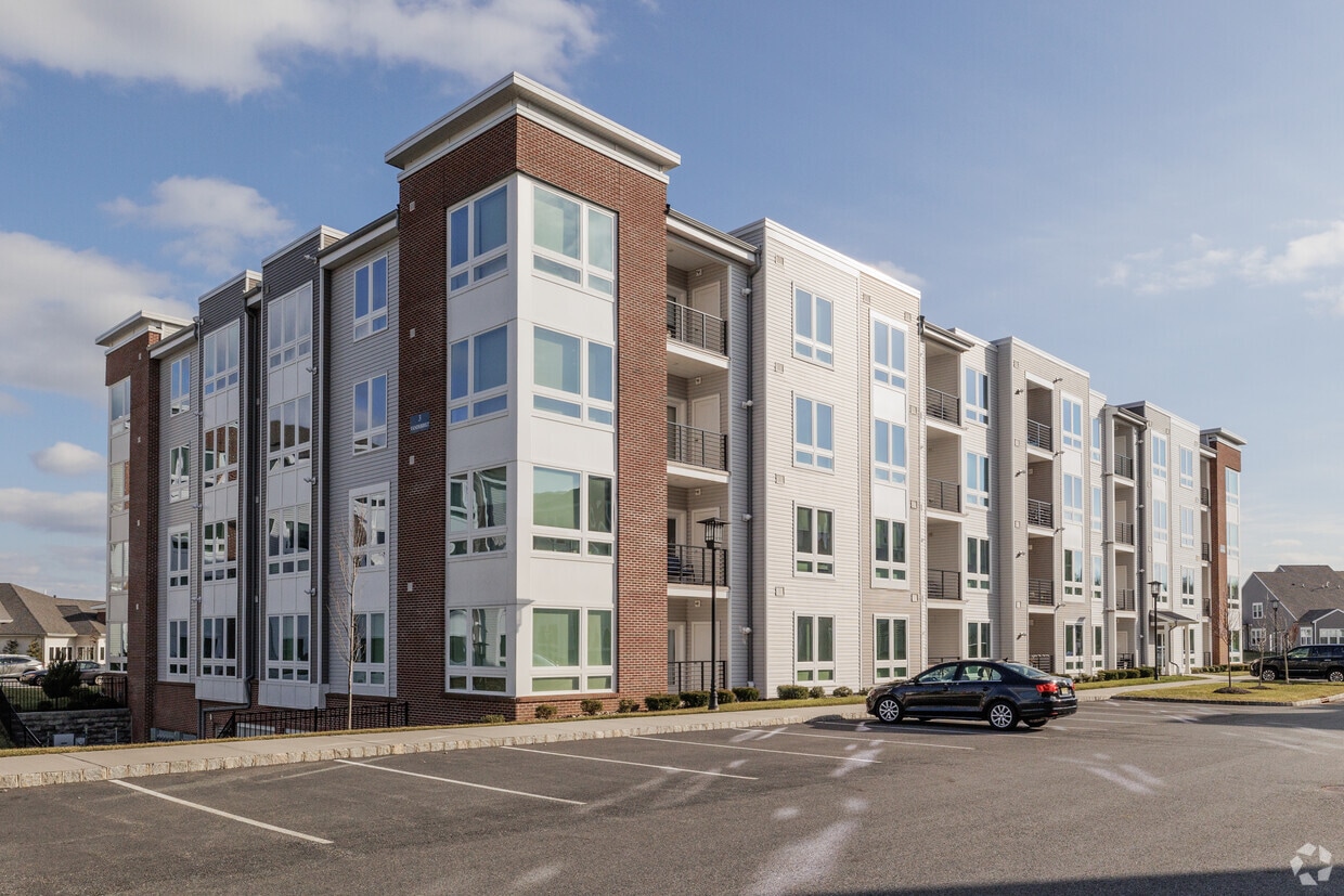 Primary Photo - 1 Jets Dr