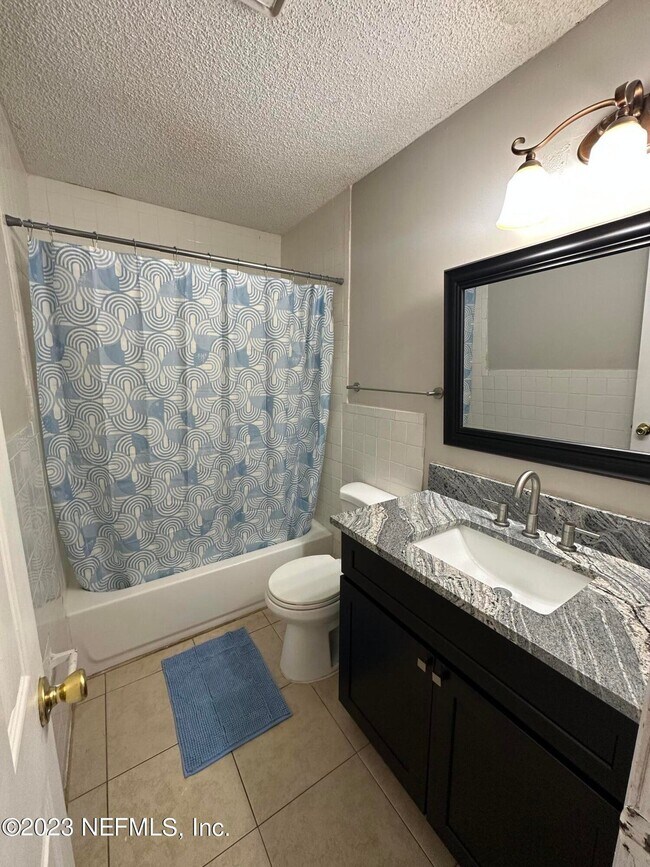 Foto del edificio - 2410 Seabury Pl N