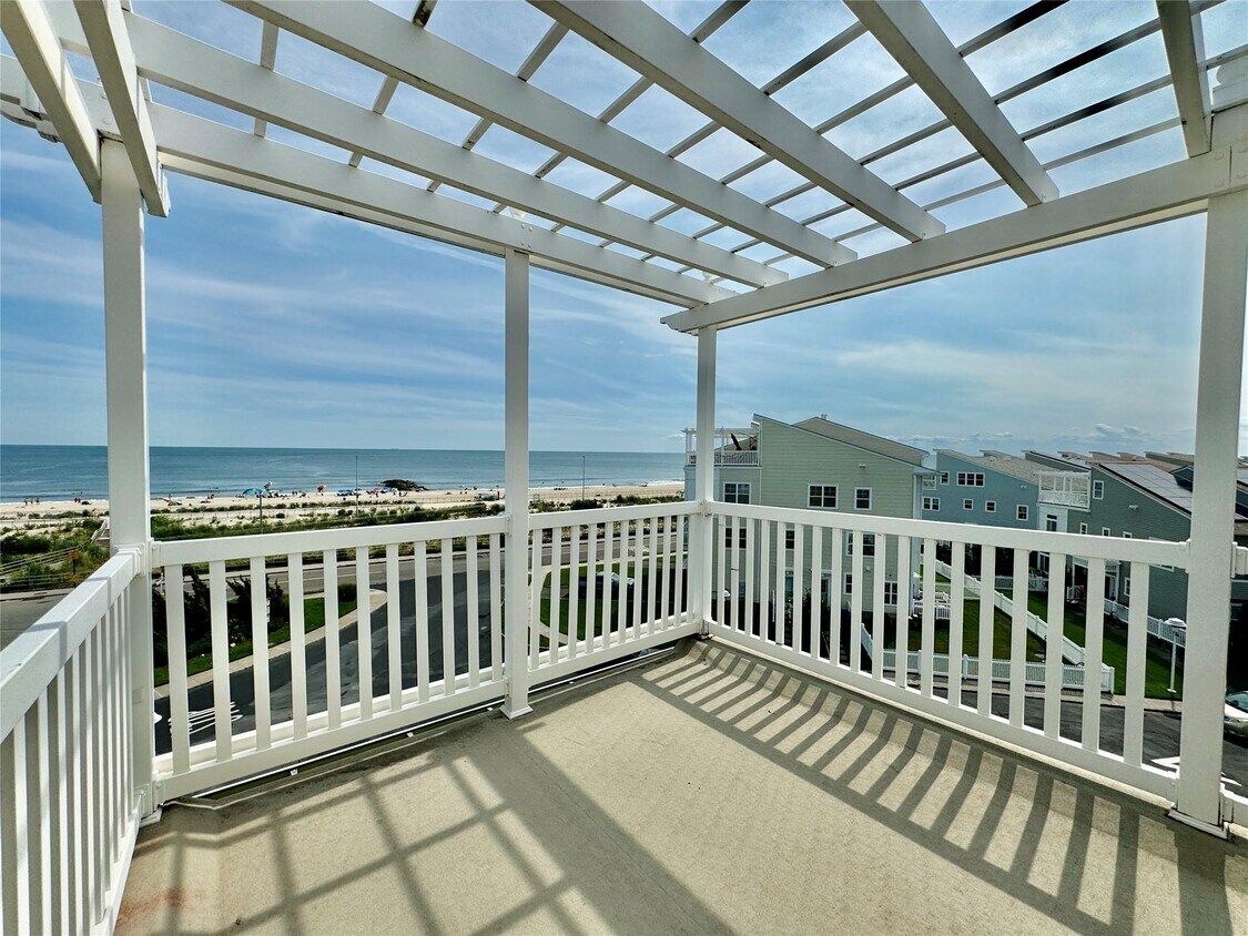 Primary Photo - 62-06 Ocean Ave S
