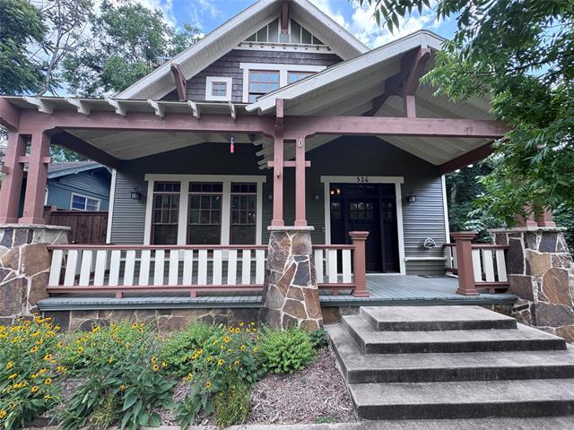 Foto principal - 316 E 6th St