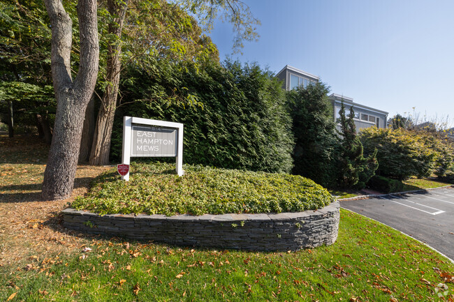 Fotografía del edificio - Hampton Mews Apartments