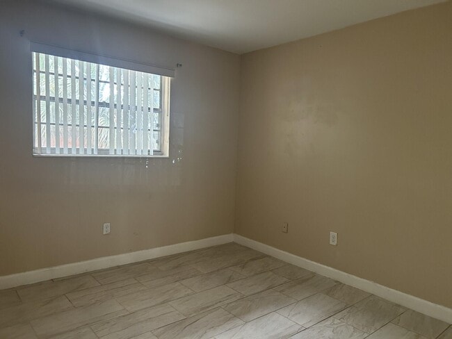 Foto del edificio - 1505 Crescent Cir