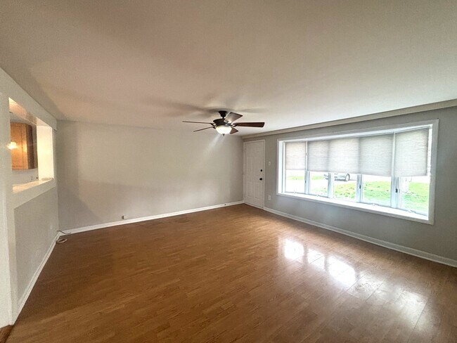 Foto del edificio - 440 W Meadow Ave