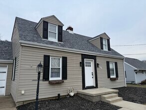 Building Photo - 404 Baker Dr