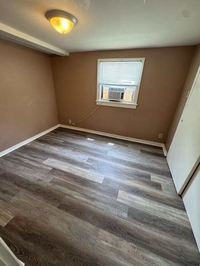 Building Photo - Legrande- 2116