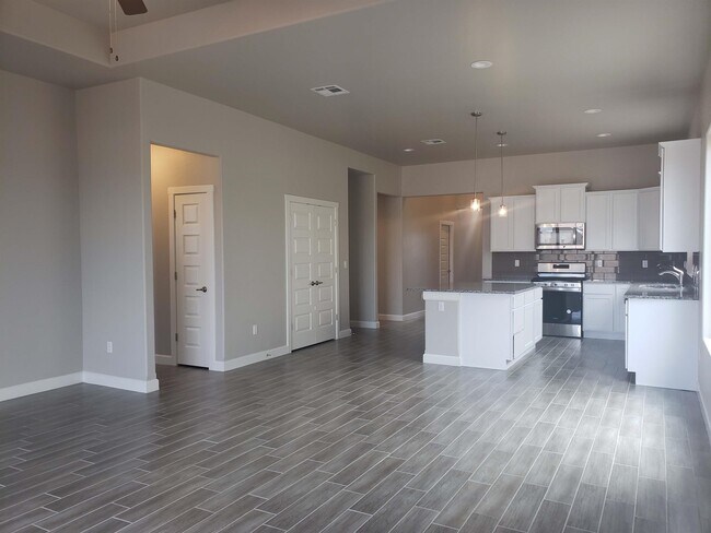 Building Photo - 6241 Quick Silver