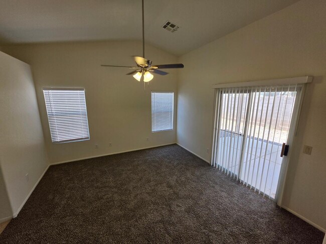Foto del edificio - 2486 E Winchester Pl
