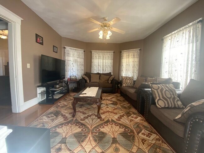 Foto del edificio - 52 Elliot St