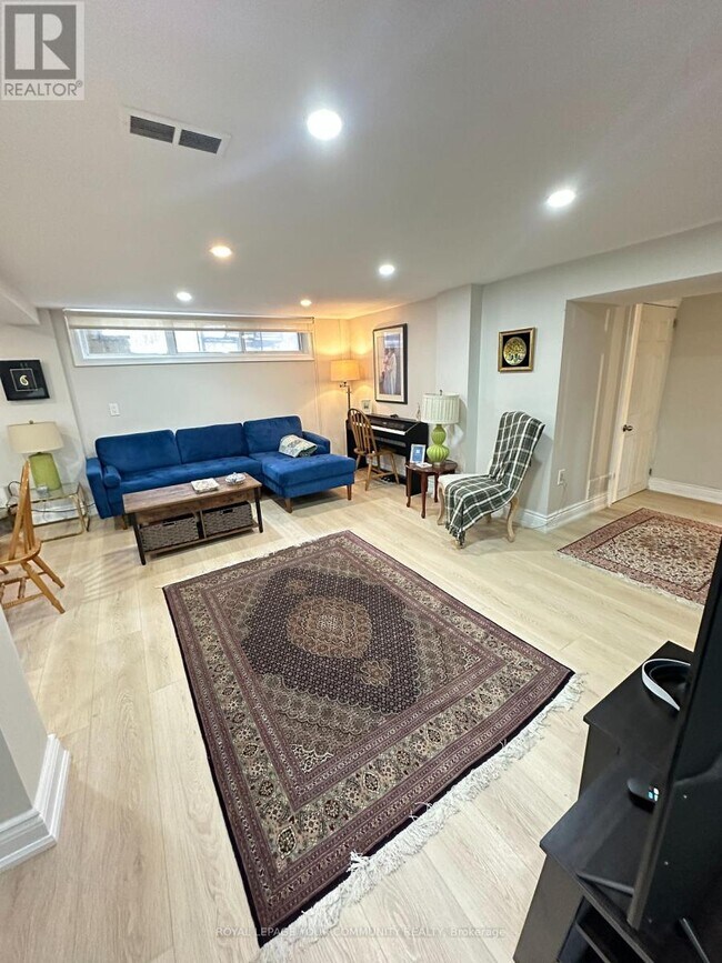 Photo du bâtiment - 100 Richardson Dr