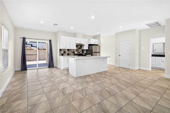 Building Photo - 4078 E Welter Ave