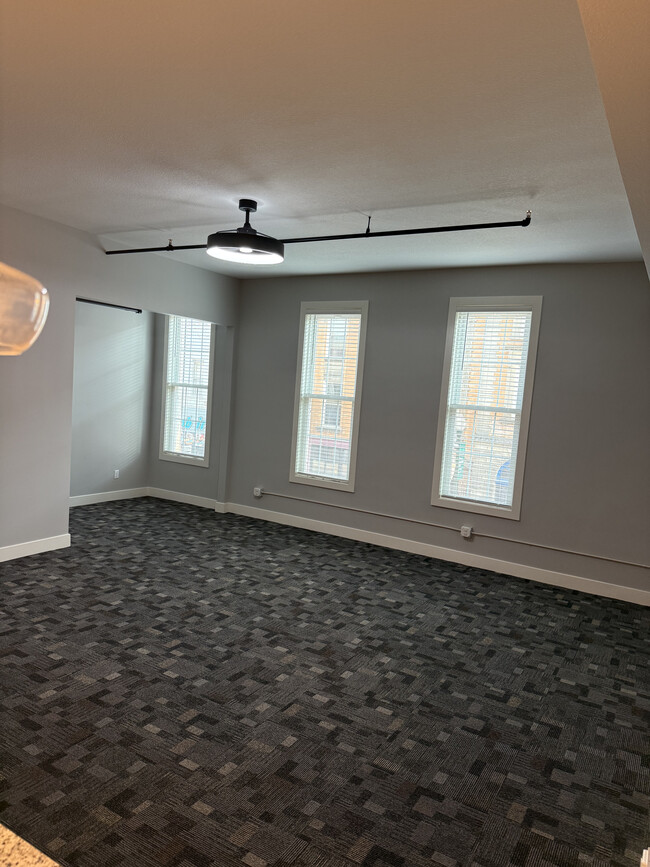Apt 201 - 121 E Wooster St