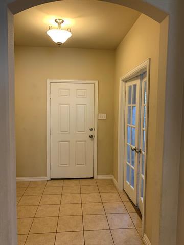 Building Photo - 2504 Castle Creek Dr