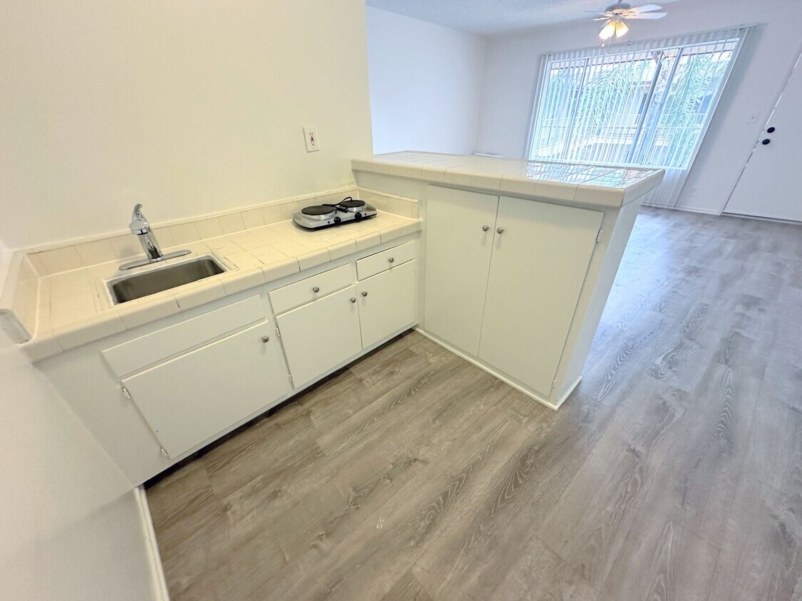 Foto del edificio - Single Unit  *INCOME RESTRICTED*