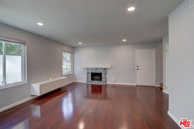 Foto del edificio - 1275 Seacliff Ct