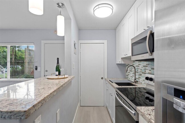 Foto del edificio - 6310 SW 79th St