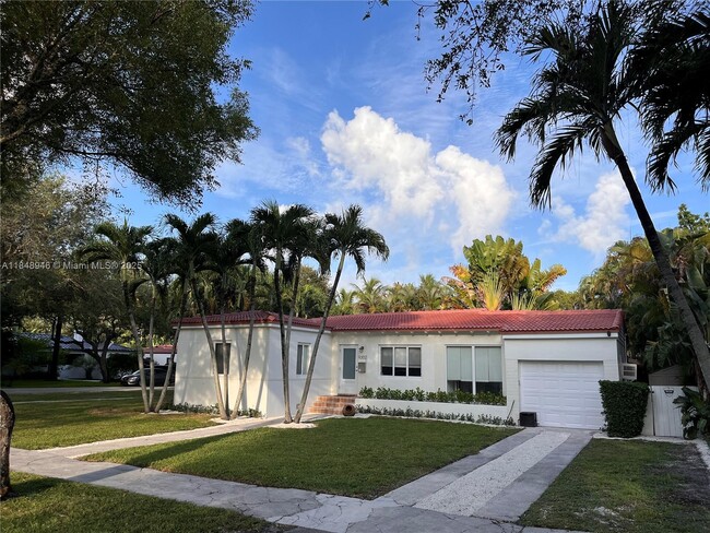 Foto del edificio - 9302 NW 2nd Ct