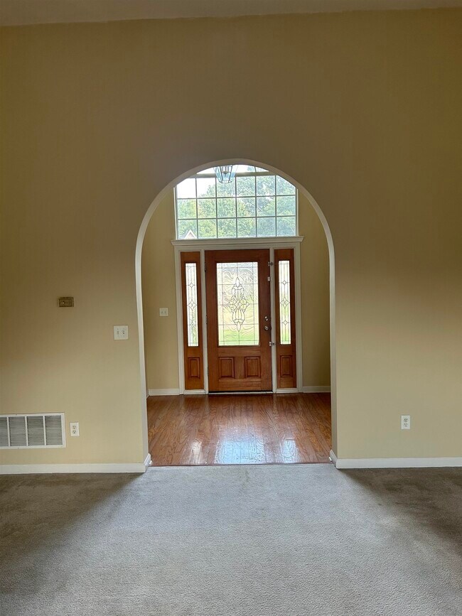 Foto del edificio - 8516 Boothes Ridge Dr