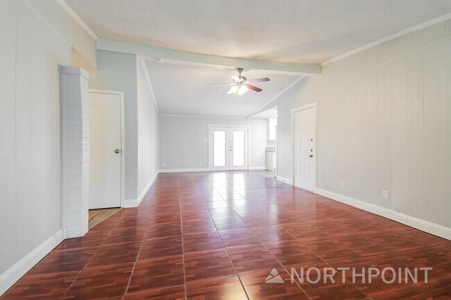 Foto del edificio - 3 BR/2BA | Newly Renovated Single Family Home | With Garage| Spacious Layout & Modern Upgrades!