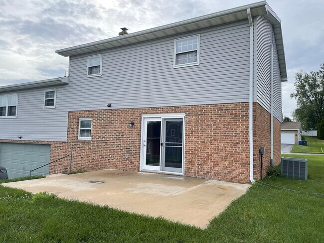 Building Photo - 2754 Danielle Dr