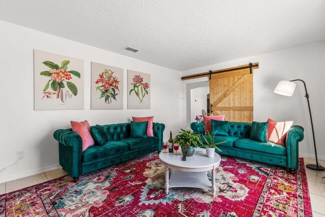 Building Photo - 1040 Hali Ridge Ct