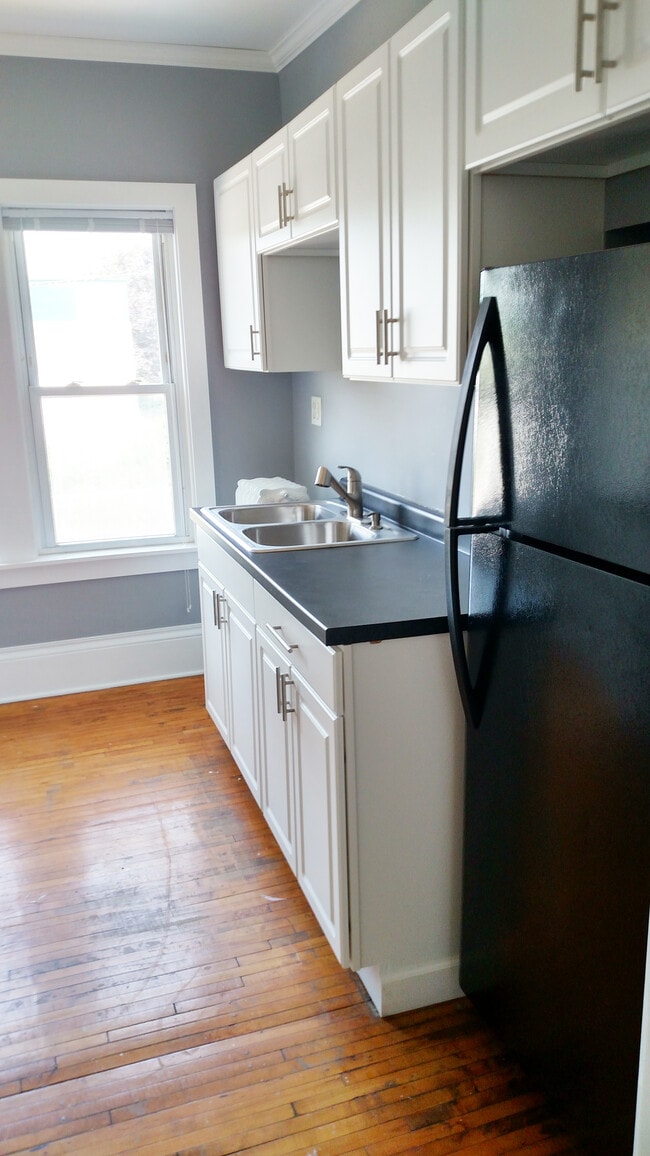 Sink and radiant heat in kitchen - 1818 W Minnehaha Ave