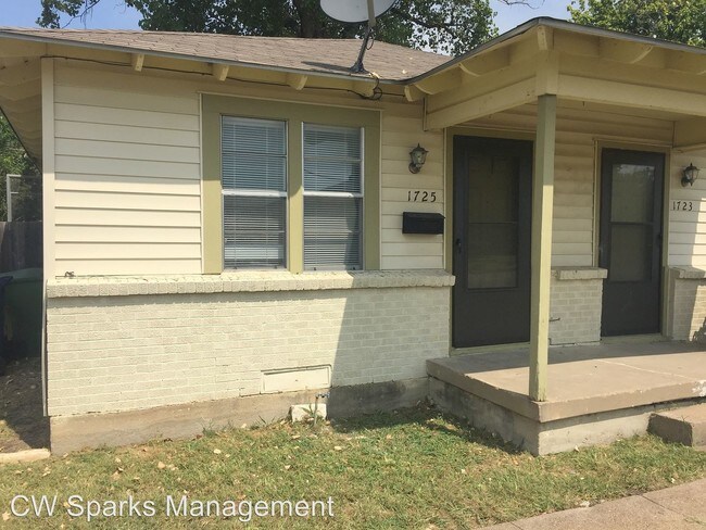 Building Photo - 1723-1725 Axe Dr