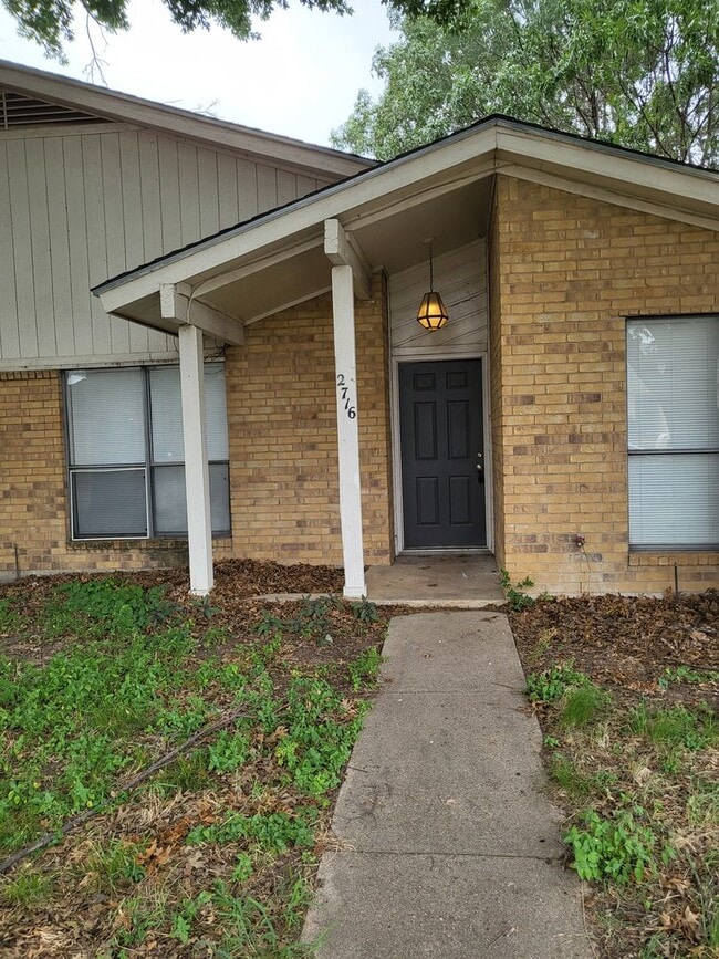 Photo - 2716 St George Pl House