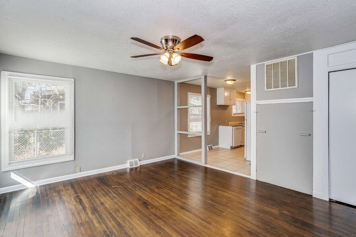 Foto principal - 2730 S Southeast Dr