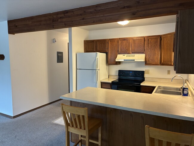 Building Photo - 615 Ginko Rd