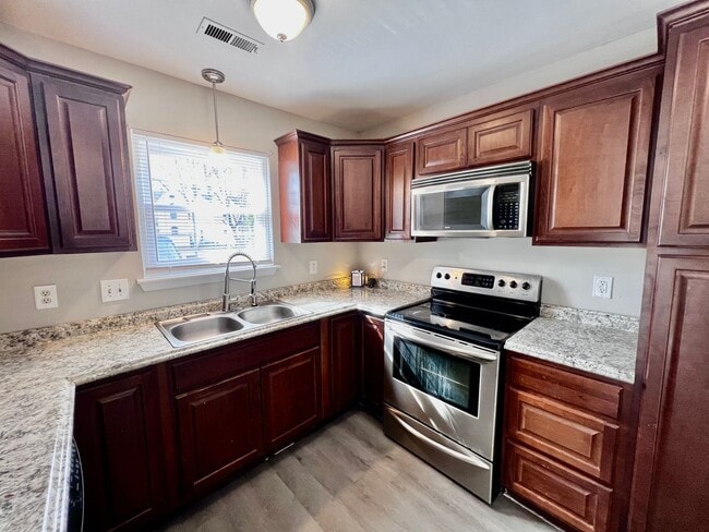 Photo - Nicely Updated 3 Bedroom Duplex House