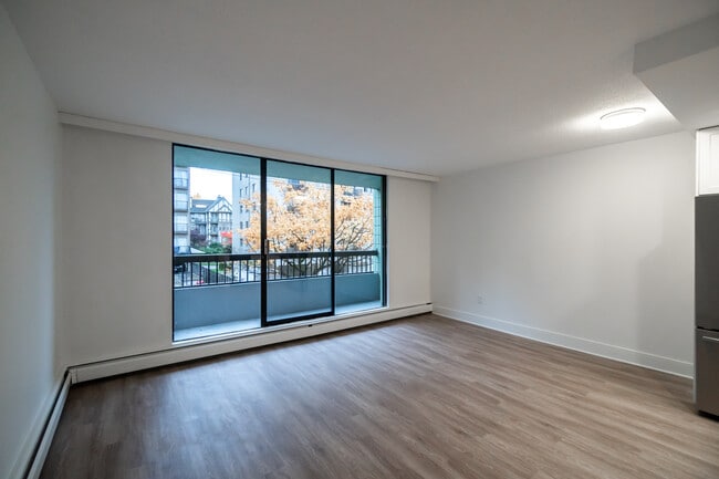 Building Photo - 1348 Barclay Street