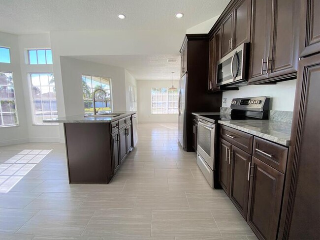 Foto del edificio - 14712 Madonna Lily Ct