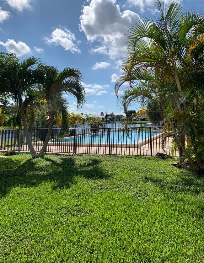 Foto del edificio - 1350 SW 122nd Ave