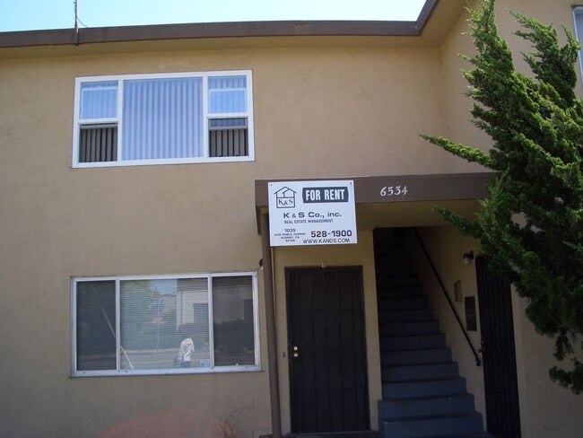 Photo - COMING SOON-Large 2 bedroom Apartment
