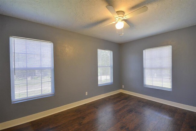 Foto del edificio - 6018 Miller Wilson Rd